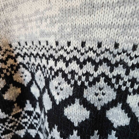 Banana Republic Sweater | Women's Medium | Fair Isle | Italian Yarn Blend - Picture 3 of 7
